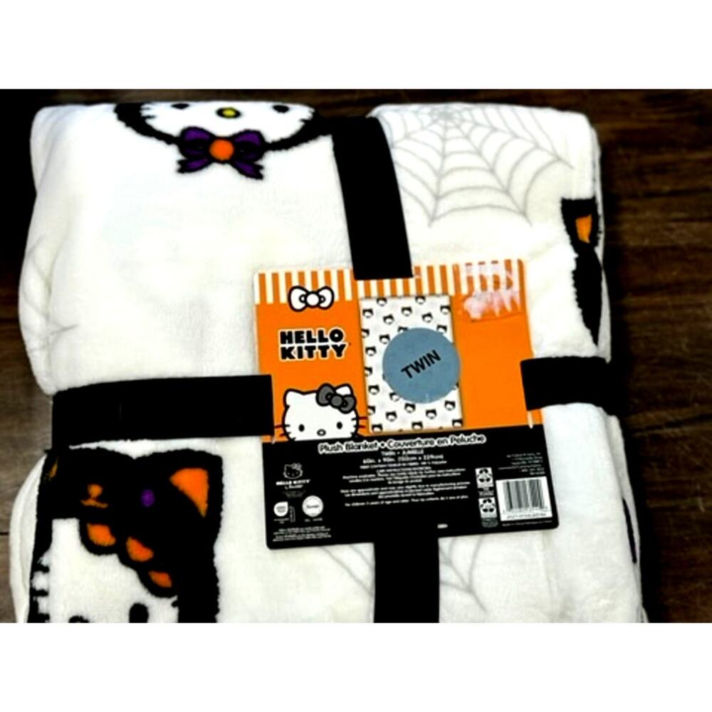 Hello Kitty Plush Blanket, Kitty Head‎ W/Cat Costume,Twin